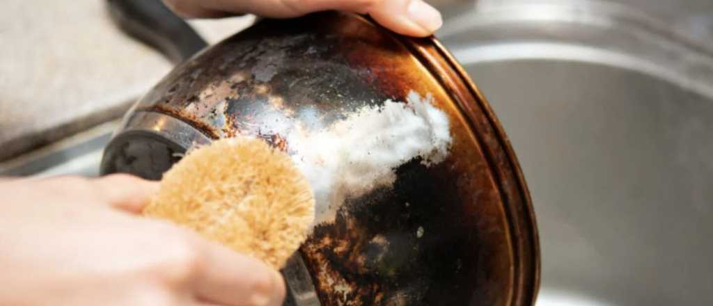 El genial truco para limpiar tus ollas y sartenes y dejarlas como nuevas