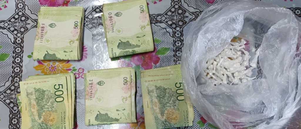 Atraparon a vendedores "mayoristas" de drogas en Ciudad y Las Heras