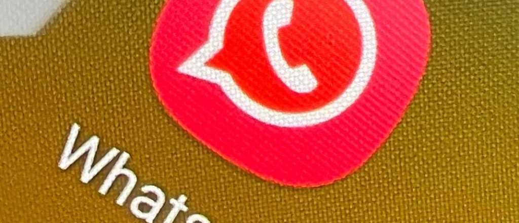 El modo rojo de WhatsApp: ¿cómo activarlo?