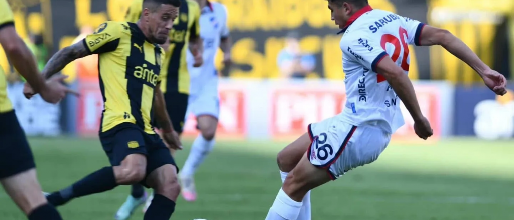 Peñarol vs Nacional: pelea y un jugador tomó agua que le tiraron de la tribuna