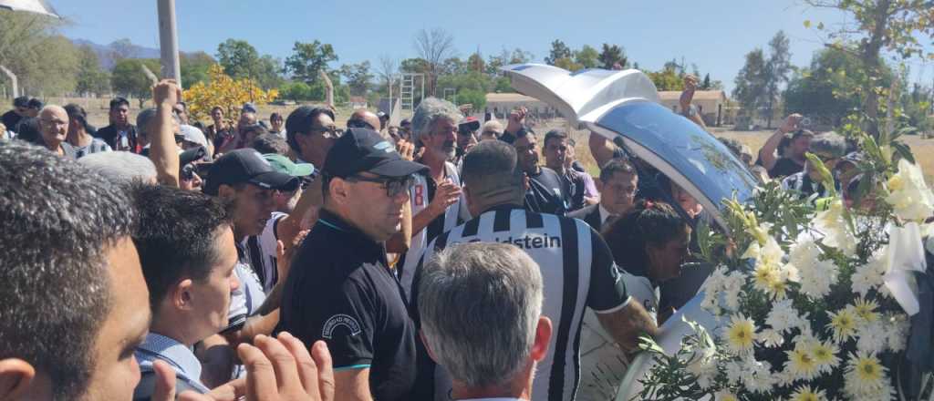 Los hinchas de Gimnasia despidieron al V&iacute;ctor en su segunda casa