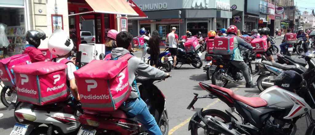 Video: le rob&oacute; la moto a un repartidor y lo atraparon los compa&ntilde;eros del delivery