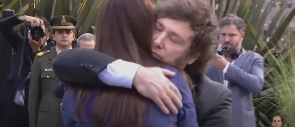 El abrazo de Milei a Villarruel que conmovi&oacute; en el acto por Malvinas
