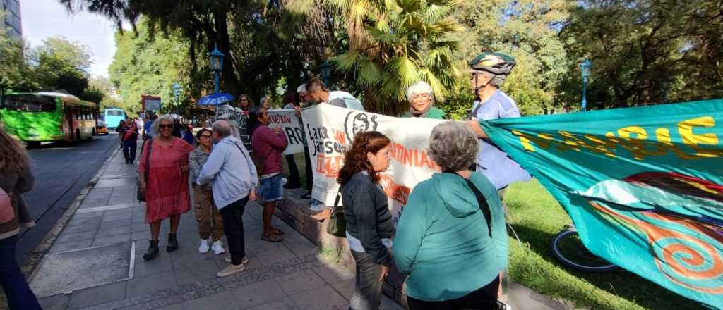 La protesta antiminera apenas reuni&oacute; a un pu&ntilde;ado de personas
