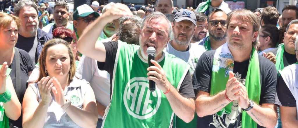 El Gobierno anunci&oacute; que descontar&aacute; el d&iacute;a a quienes hagan paro 