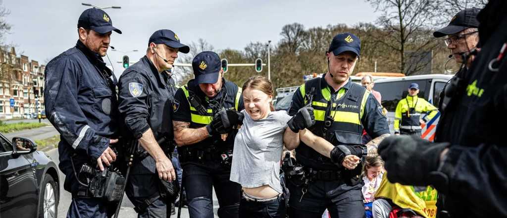La activista Greta Thunberg fue detenida durante una protesta en Pa&iacute;ses Bajos