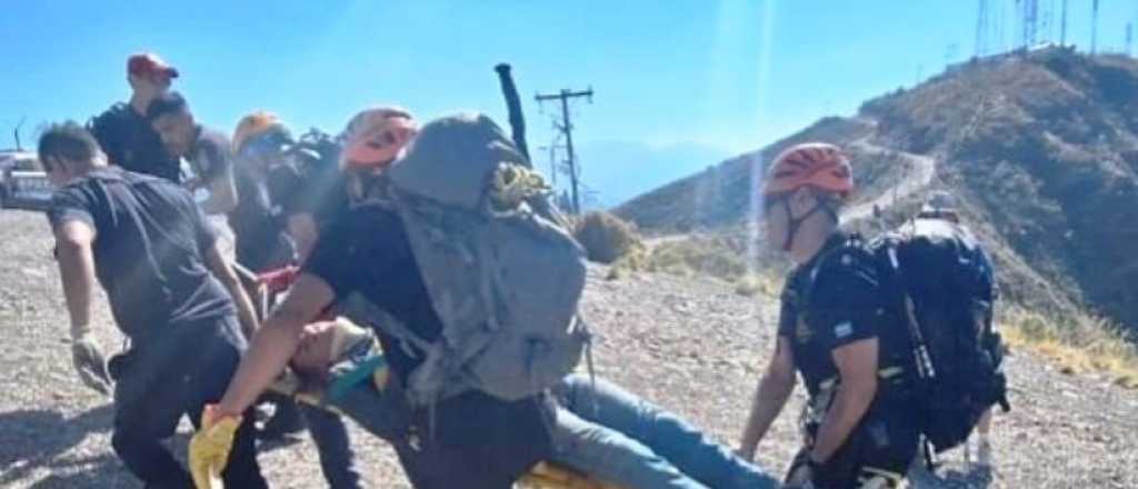 Un turista francés fue rescatado en el Cerro Arco tras un accidente