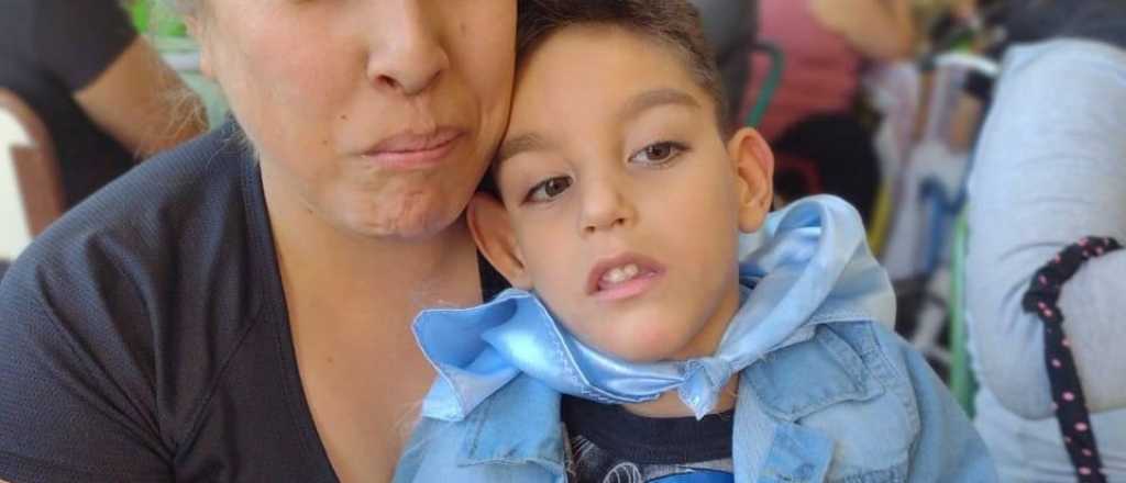 Un ni&ntilde;o mendocino ser&aacute; operado de la m&eacute;dula en Bs.As y piden colaboraci&oacute;n