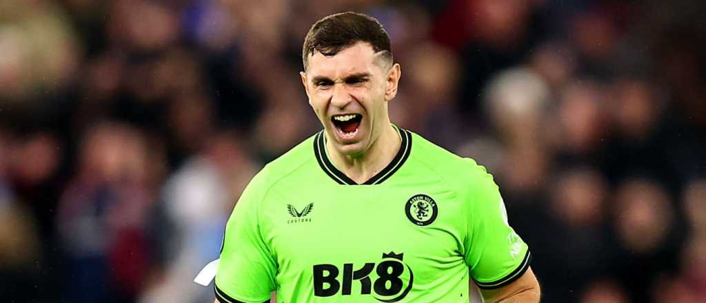 Imperdible show de atajadas del Dibu en el triunfo de Aston Villa