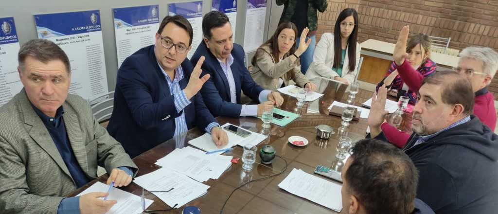 Cornejo nombr&oacute; a un exdiputado como Escribano General de la Provincia