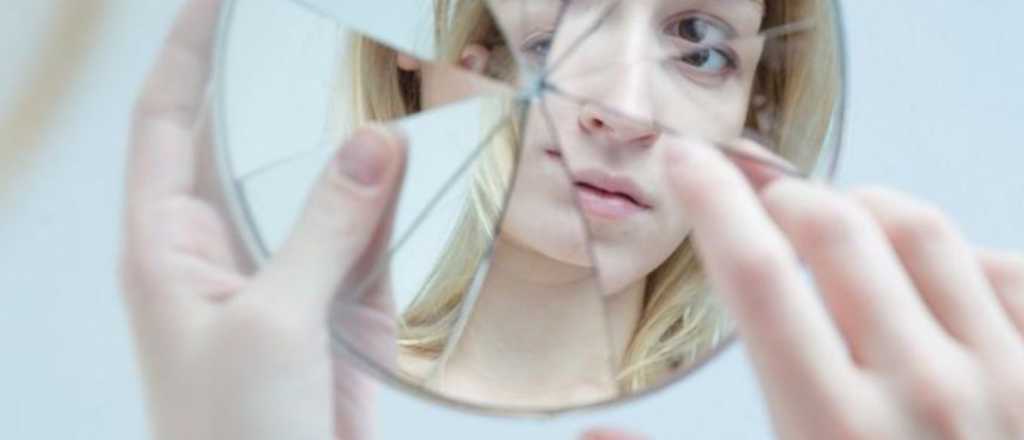 Qué es lo que realmente sucede cuando rompes un espejo en el plano espiritual