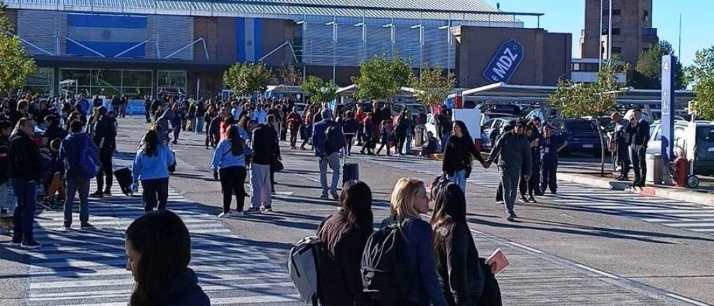 Evacuaron el aeropuerto de Mendoza por un "paquete sospechoso"
