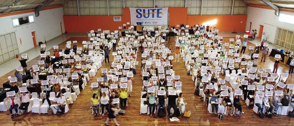Cornejo propuso varias mejoras al SUTE y los docentes analizan qu&eacute; hacer 