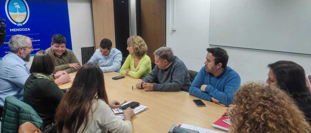 Ampros acept&oacute; la oferta salarial del gobierno