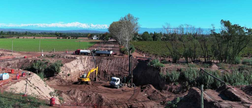 Retomaron la construcci&oacute;n del puente entre Maip&uacute; y Jun&iacute;n