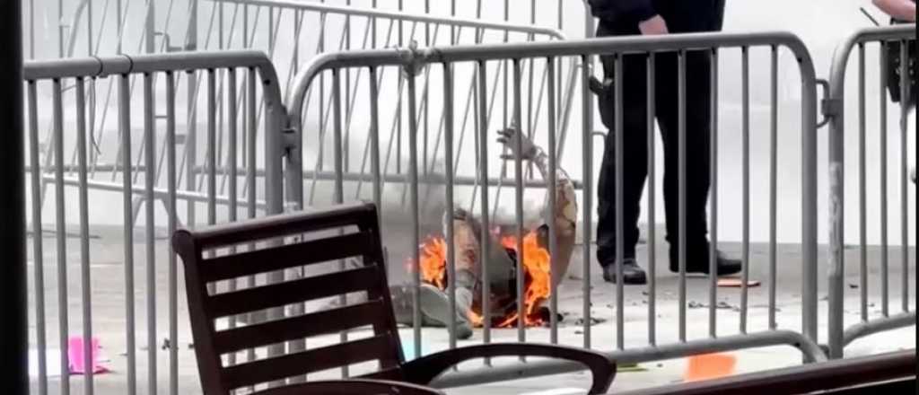 Muri&oacute; el hombre que se prendi&oacute; fuego junto al tribunal que juzga a Trump