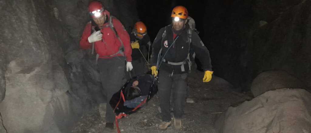 Rescataron a una mujer que había caído de la Quebrada de Isidris