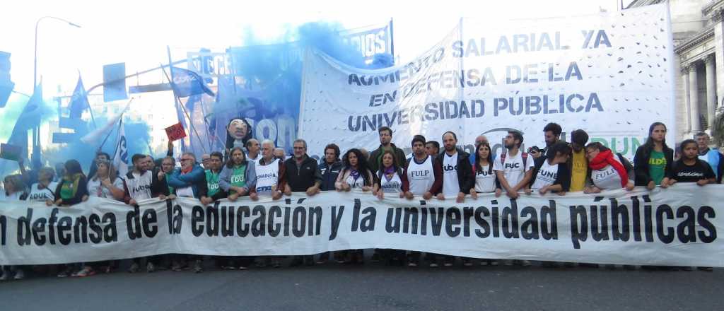 Se suman universidades privadas a la defensa de la educación pública