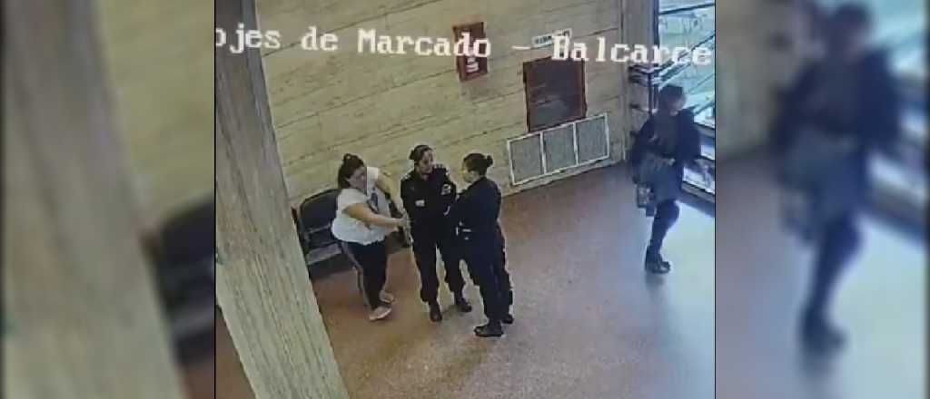 Tensi&oacute;n en Tribunales: una mujer quiso sacarle el arma a una polic&iacute;a