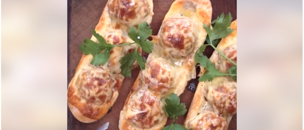 ¡A que no te la esperabas! Pan relleno de albóndigas