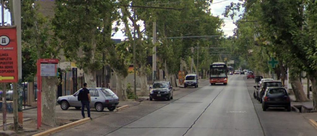 Sali&oacute; de trabajar y lo apu&ntilde;alaron cerca del shopping en Guaymall&eacute;n