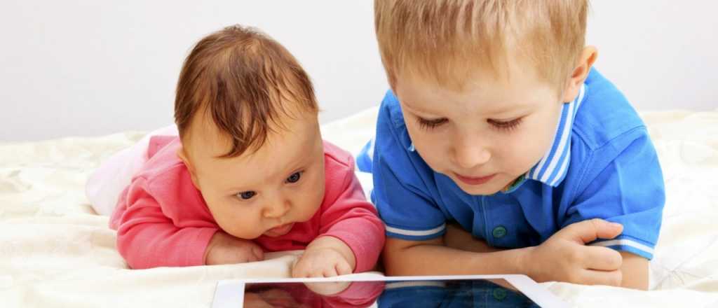 La Generación Alpha: los nacidos con "un celular en la mano"