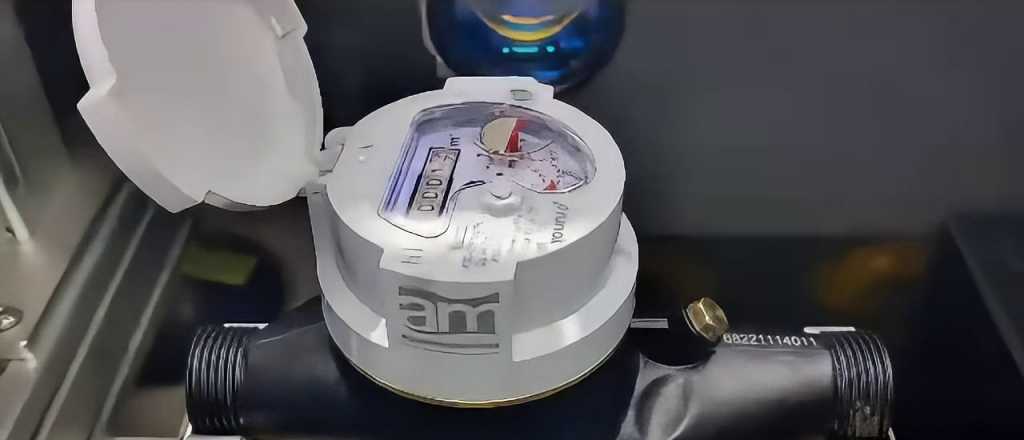 Instalan m&aacute;s de 19 mil medidores de agua  en una poblada zona de Mendoza