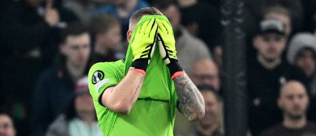 Humillado y silbado: Aston Villa la pas&oacute; feo sin el Dibu Mart&iacute;nez