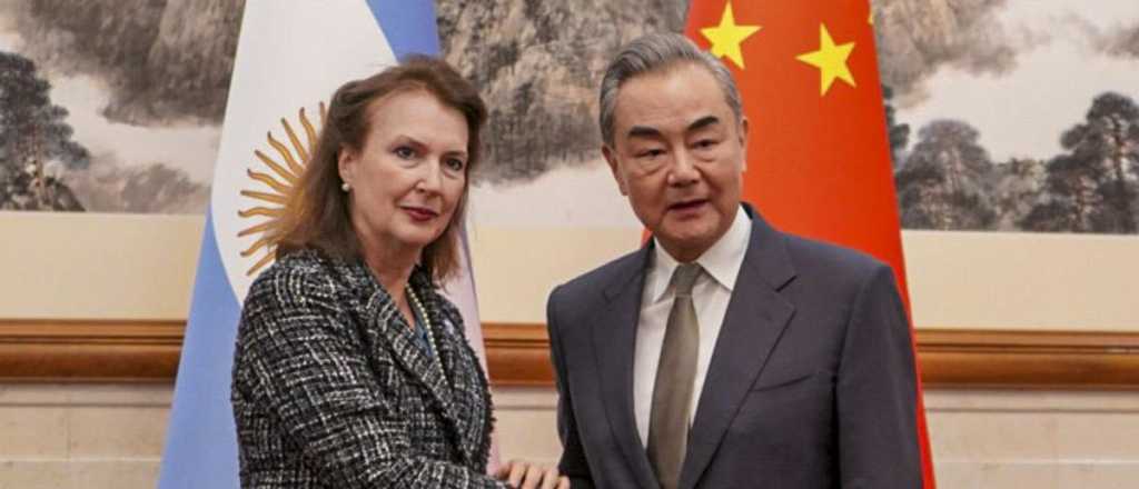 Mondino explicó a qué se refería cuando dijo de los chinos "son todos iguales"