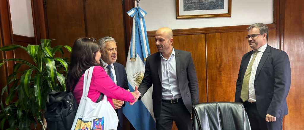 Cornejo le plante&oacute; a Naci&oacute;n la necesidad de dos obras importantes