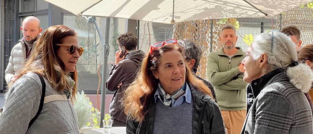 En Mendoza, Sandra Mihanovich se luci&oacute; y cant&oacute; "Tonada de Oto&ntilde;o"