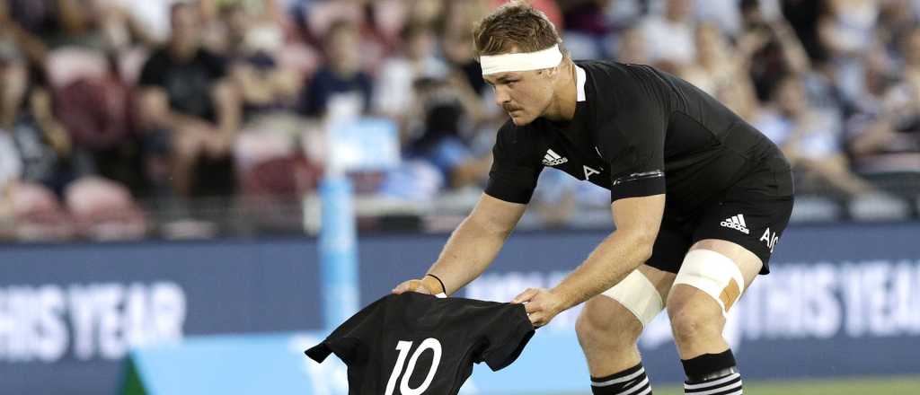 Se retira el capit&aacute;n de los All Blacks que homenaje&oacute; a Maradona