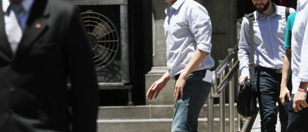 La C&aacute;mpora llama a una gran interna con Massa