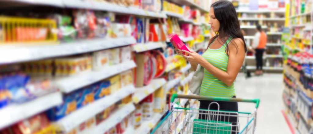 Analizan bajar el IVA en productos de la canasta básica