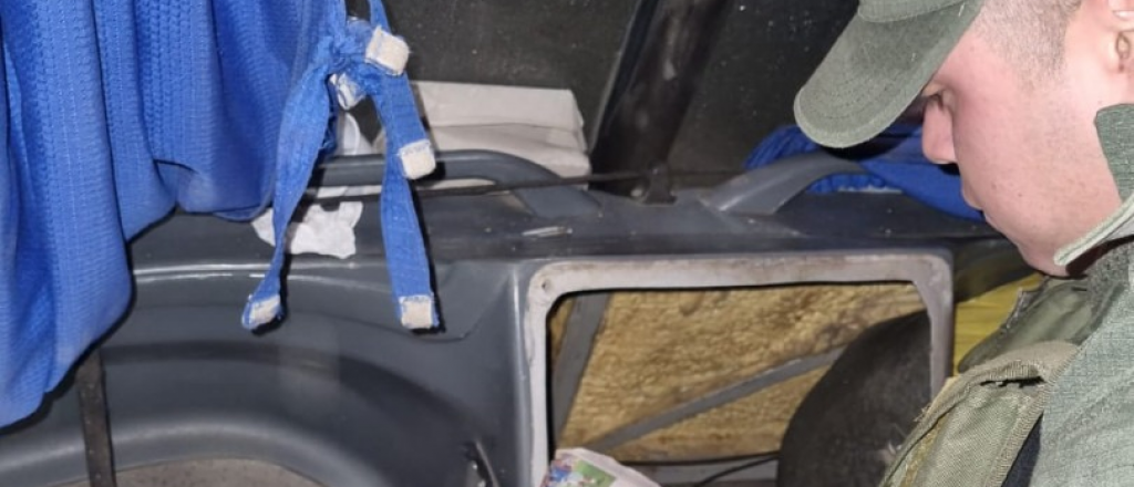 En micros de tour de compras querían ingresar a Mendoza hojas de coca