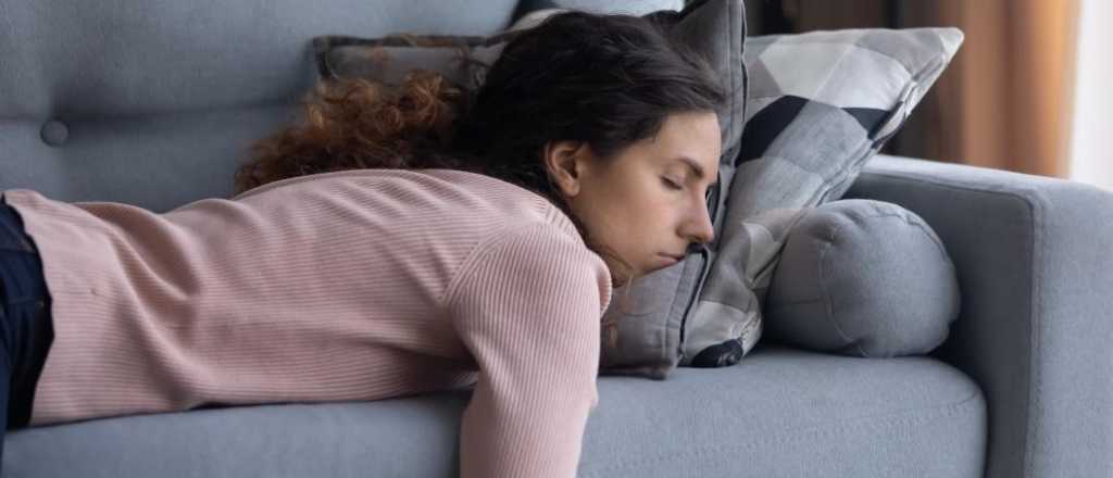 Dormir con el televisor prendido, ¿es bueno o malo?