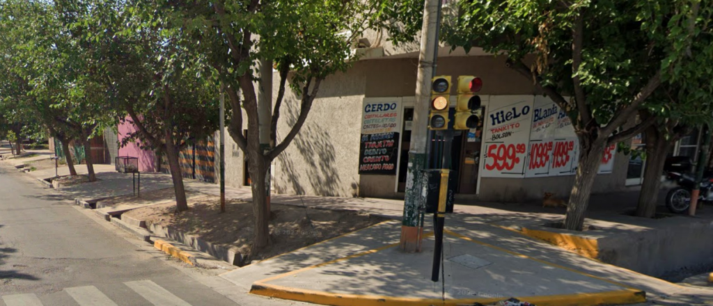 Robaron medio mill&oacute;n de pesos en un carnicer&iacute;a de Guaymall&eacute;n