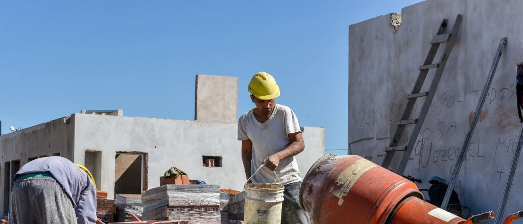 Intent&oacute; desenchufar una hormigonera y se electrocut&oacute; en Maip&uacute; 