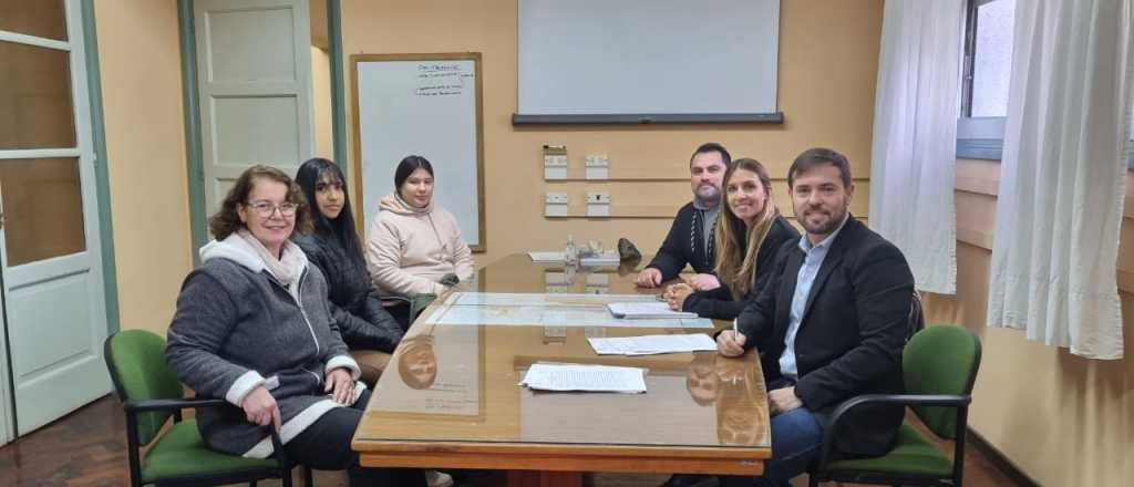 Alumnos de dos escuelas del Gran Mendoza tendr&aacute;n pasant&iacute;as en miner&iacute;a