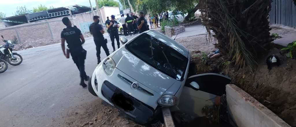 Un conductor borracho cayó a un zanjón en Guaymallén