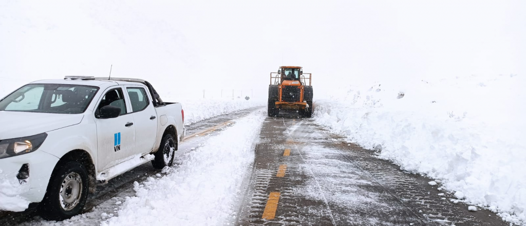 Rige una alerta por fuertes nevadas en la cordillera mendocina