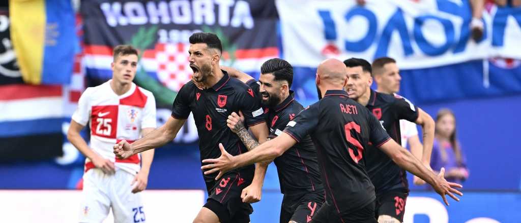Dej&oacute; a Croacia al borde del precipicio: emotivo empate de Albania 