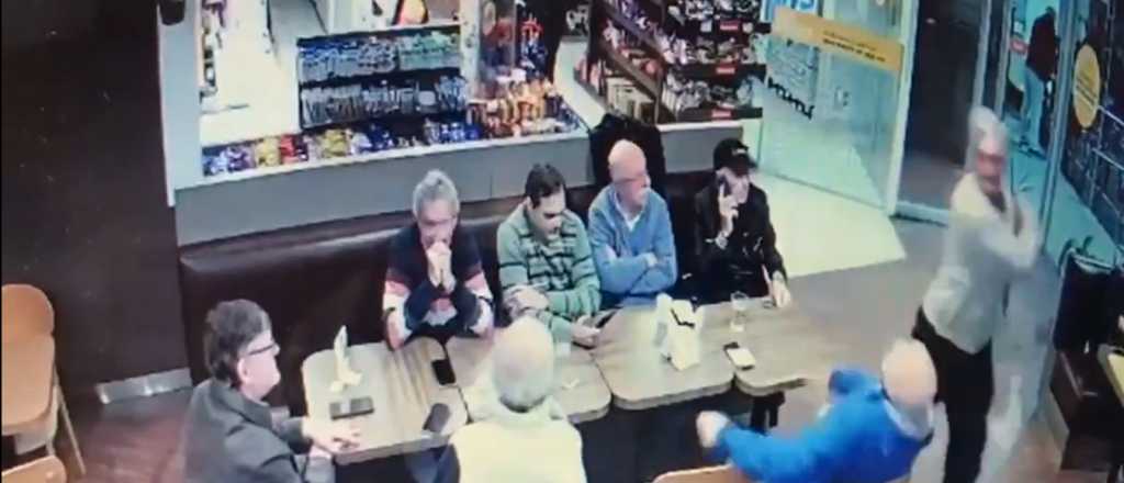 Video: terminaron a las pi&ntilde;as por el diario, en una estaci&oacute;n de servicio