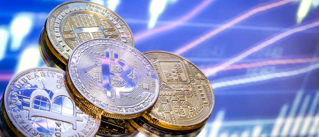 Bitcoin anota 17 d&iacute;as  consecutivos en baja y mira los 60 mil