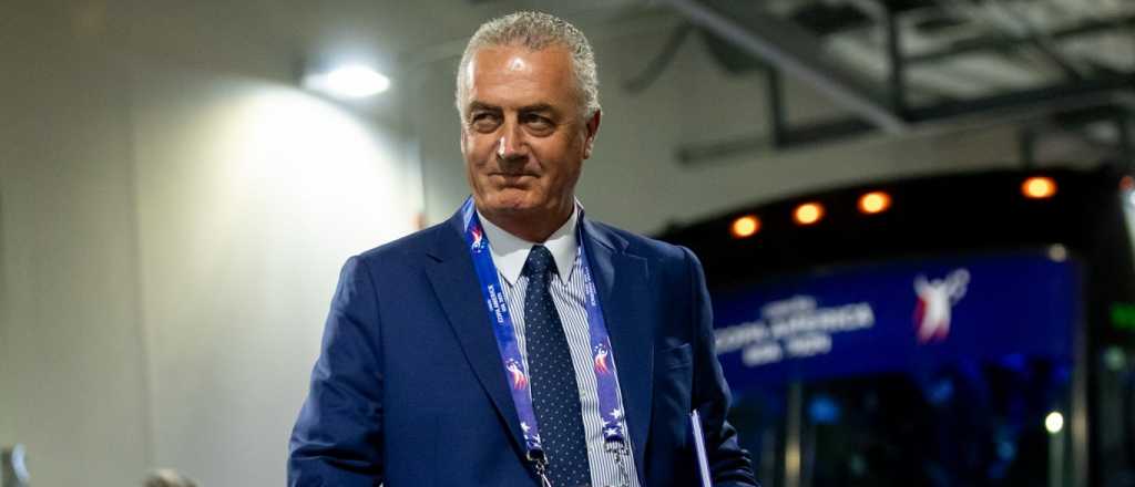 Le contest&oacute; con altura: Alfaro le dio una lecci&oacute;n a Vinicius