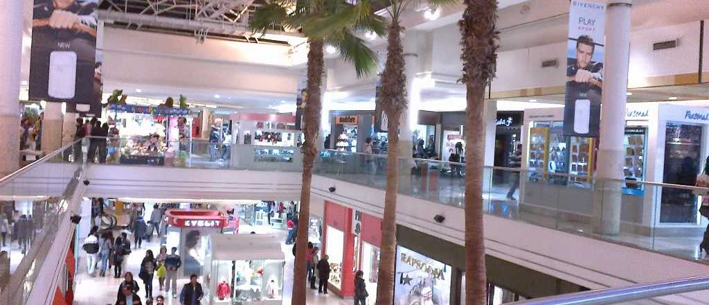 Los shoppings y centros comerciales de Mendoza también cerrarán