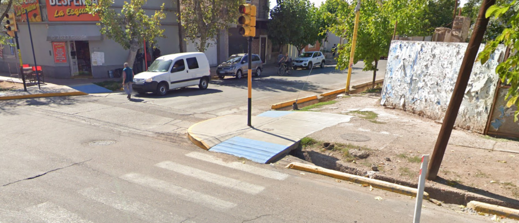 Manejaba borracho su moto y choc&oacute; con un auto en Maip&uacute;