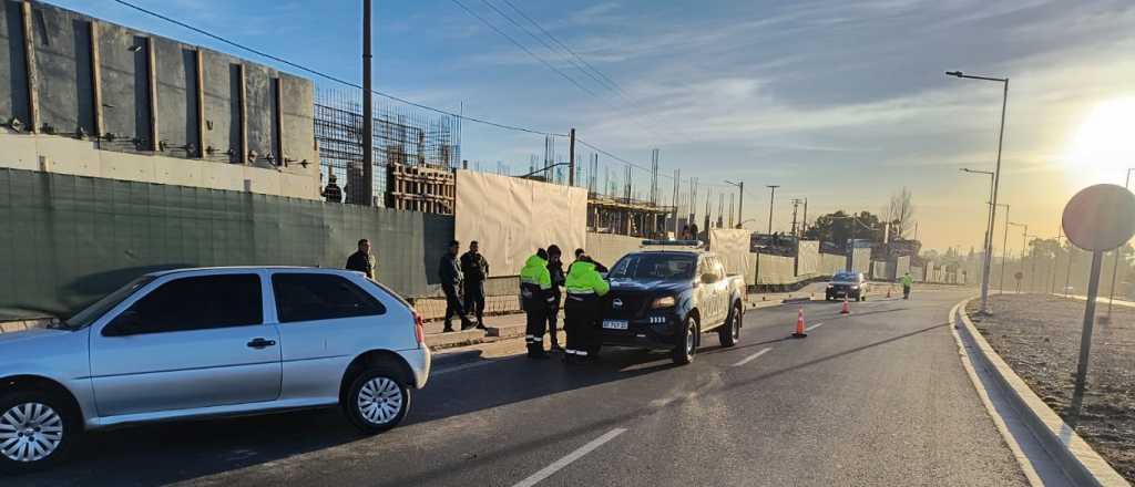 Manejaba borracho por Chacras y termin&oacute; en la acequia 