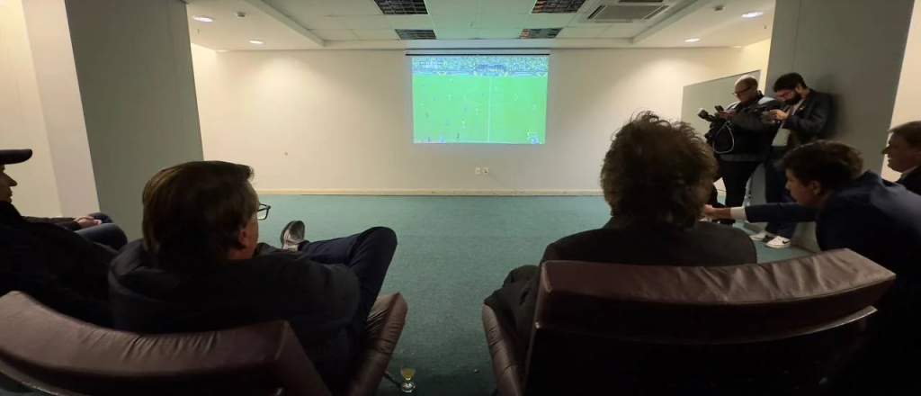 Milei y Bolsonaro vieron juntos la derrota de Brasil en la Copa Am&eacute;rica