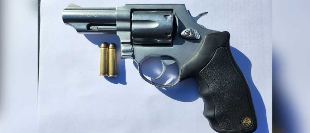 Un hombre quiso disparar contra la Polic&iacute;a y fue detenido en Guaymall&eacute;n